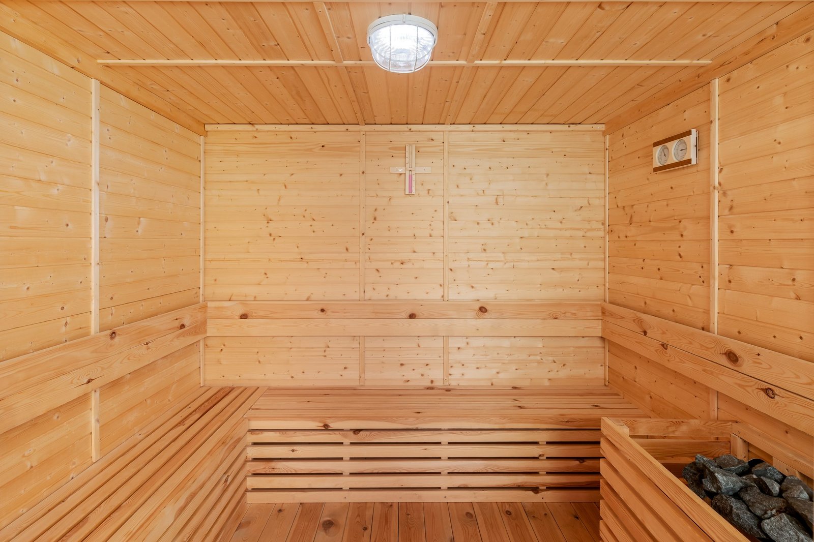 Open air safari sauna with natural architecture at Entikko Safari Lodge