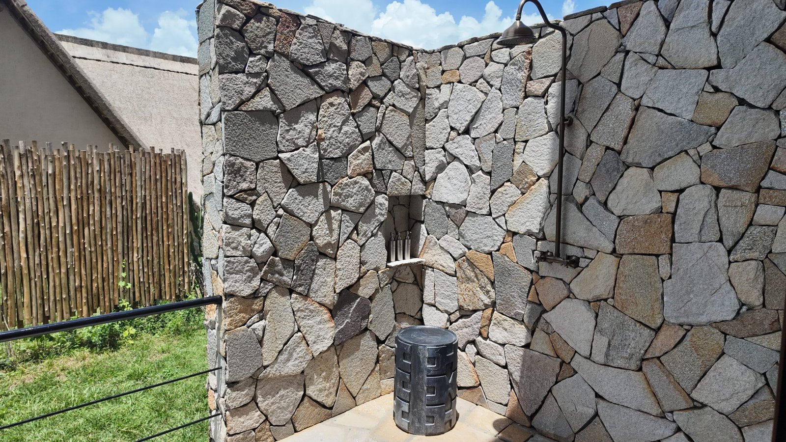 Deluxe Cottage stone wall detail at Entikko Safari Lodge