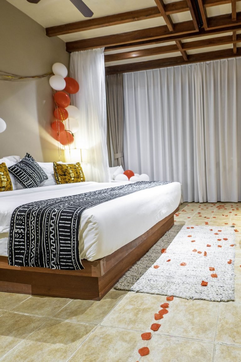 entikko-safari-romantic-room-decoration